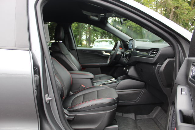 Certified 2023 Ford Escape ST-Line Select AWD/4WD image 25
