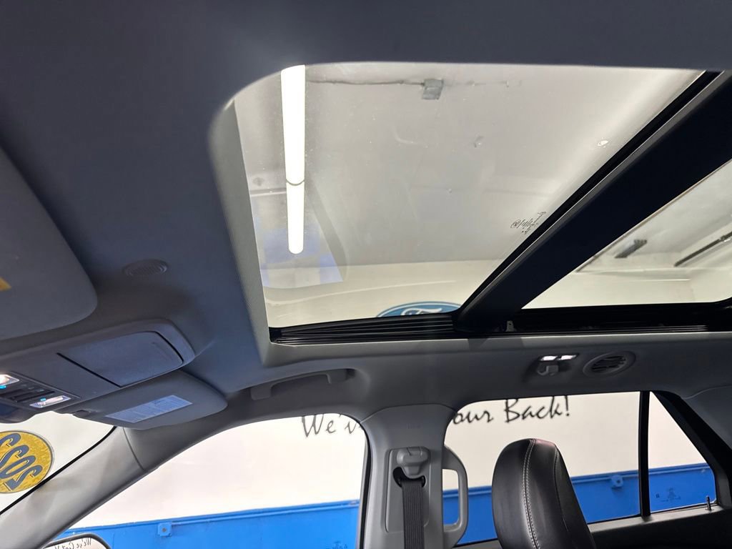 Certified 2022 Ford Explorer XLT w/ Equipment Group 202A image 25