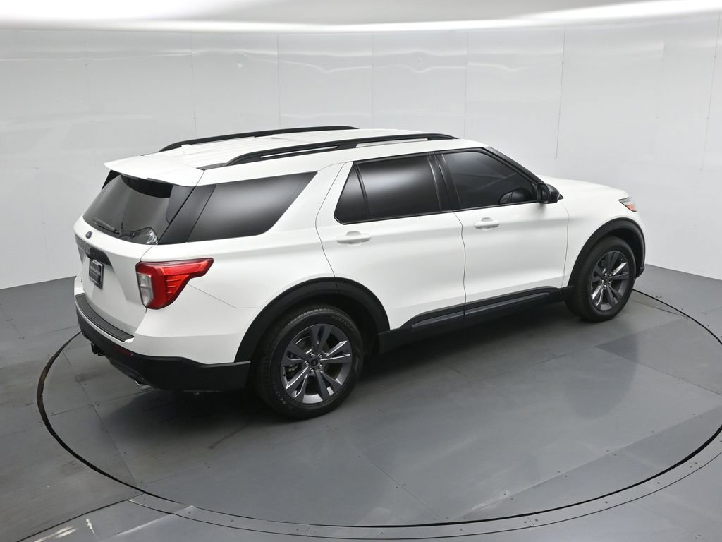 Certified 2023 Ford Explorer XLT w/ Equipment Group 202A RWD image 39