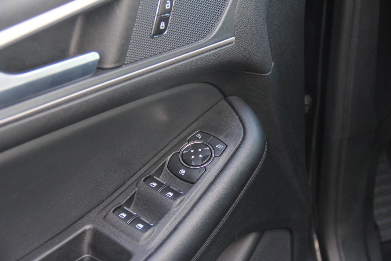 Certified 2023 Ford Edge SEL image 25