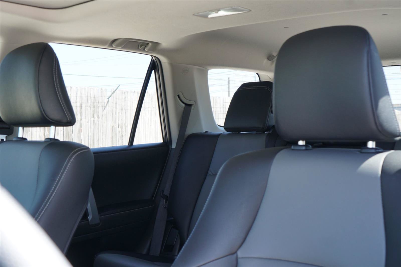 Used 2022 Toyota 4Runner SR5 Premium w/ Moonroof Package RWD image 11