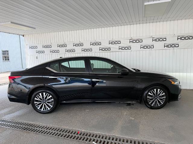 Used 2024 Nissan Altima 2.5 SV FWD image 21