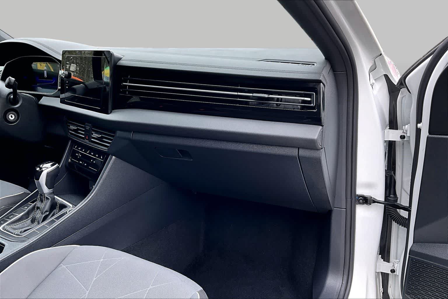 Used 2025 Volkswagen Jetta Sport FWD image 19