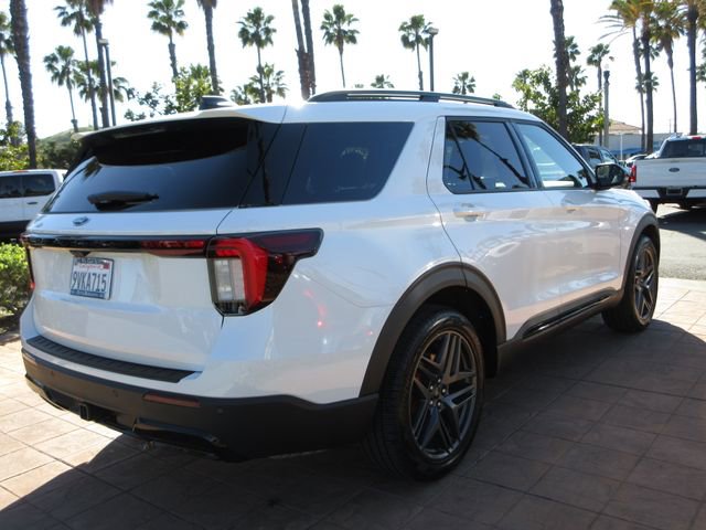 Certified 2025 Ford Explorer ST-Line w/ Premium Package image 4