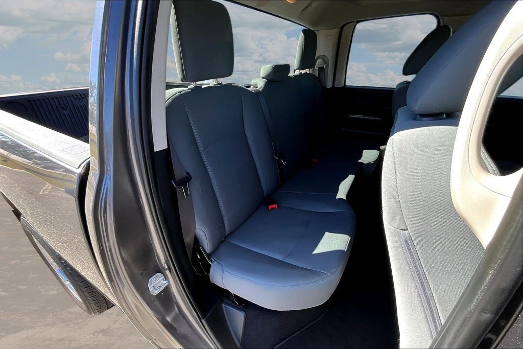 Used 2017 RAM 1500 Express RWD image 27