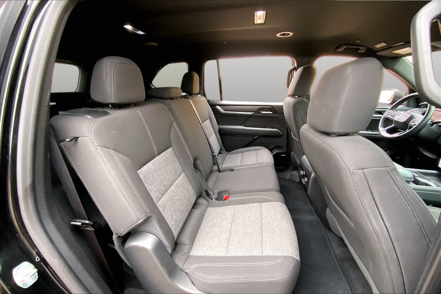 Used 2025 GMC Acadia Elevation FWD image 20