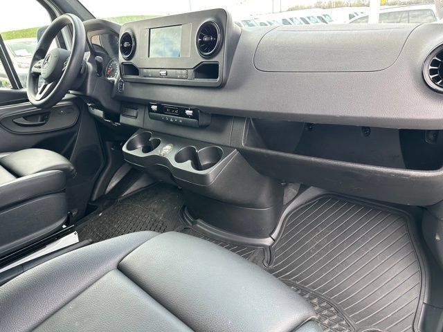 Used 2024 Mercedes-Benz Sprinter 2500 w/ Parking Package image 8