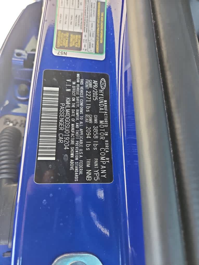Used 2025 Hyundai Elantra Sport FWD image 21
