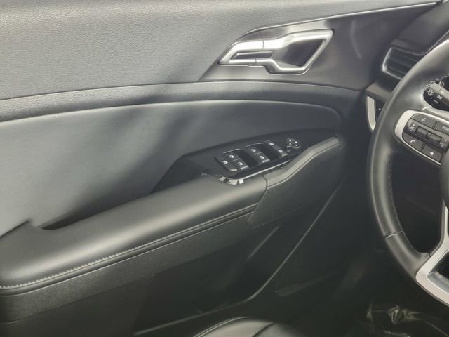 Used 2024 Kia Sportage EX image 32