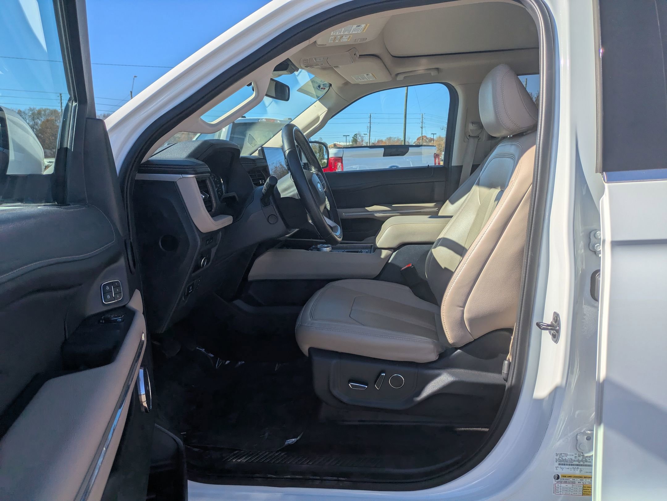 Certified 2024 Ford Expedition Limited image 14