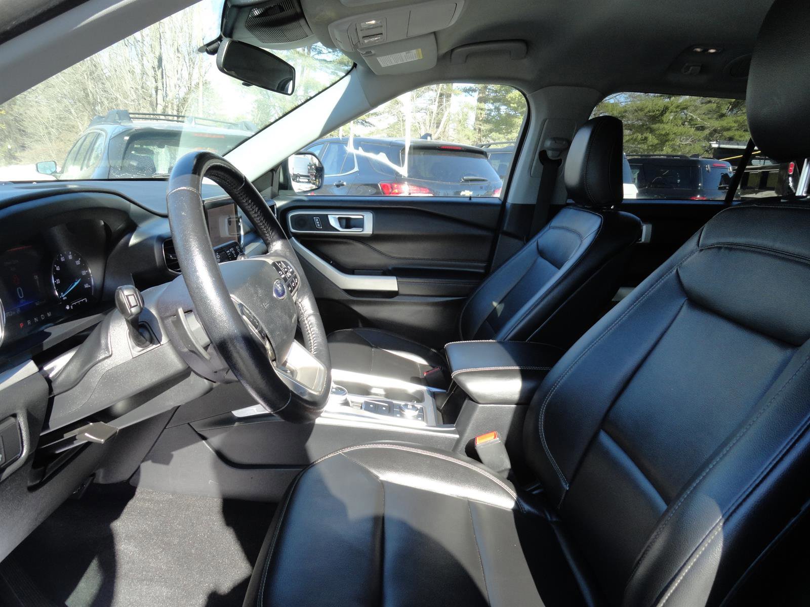 Certified 2020 Ford Explorer XLT w/ Equipment Group 202A image 13