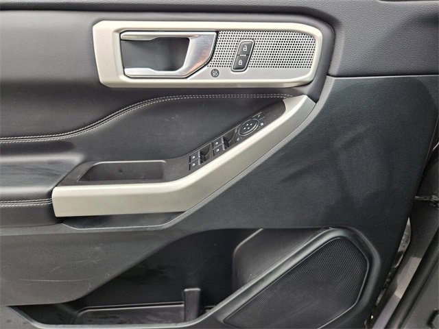 Certified 2024 Ford Explorer Limited image 33