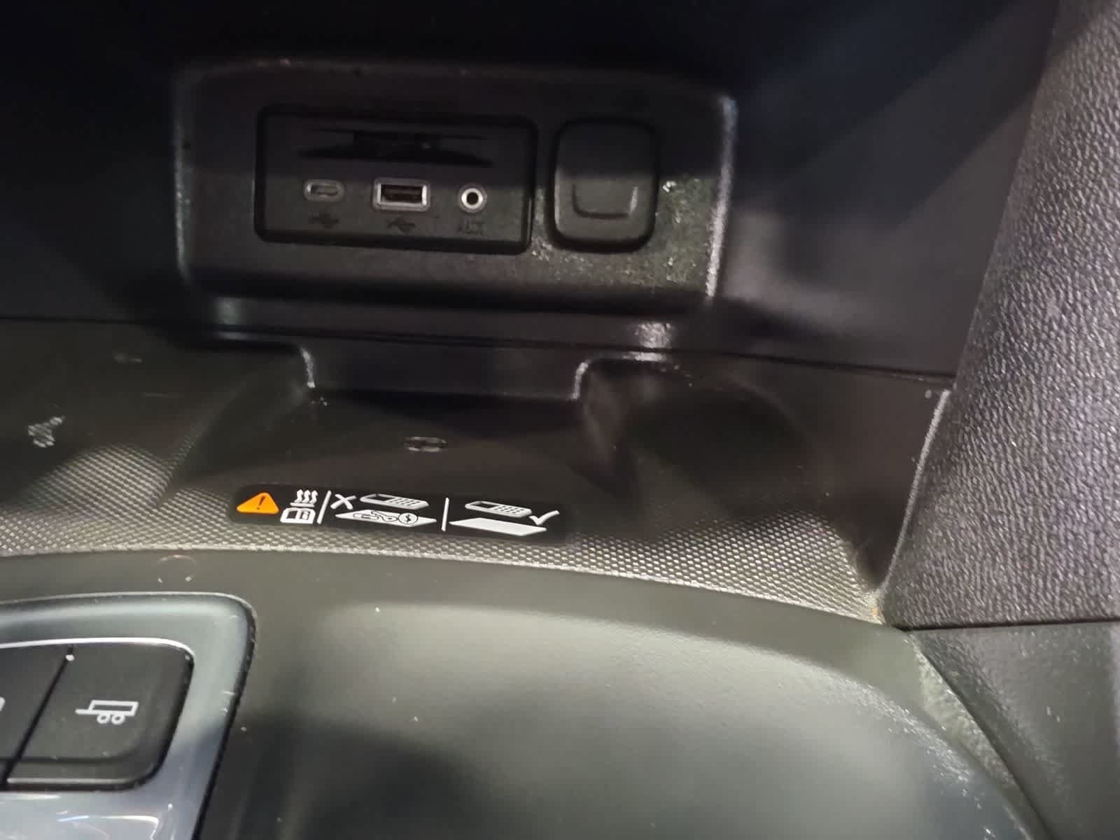 Used 2020 Chevrolet Equinox Premier AWD/4WD image 22
