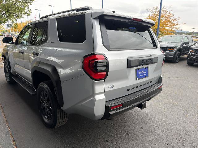 Used 2025 Toyota 4Runner SR5 AWD/4WD image 13