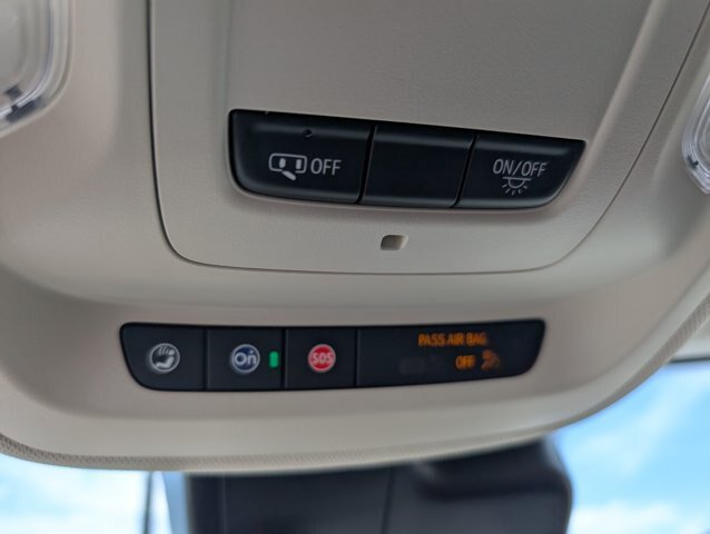 Used 2021 Buick Envision Essence w/ Sport Touring Package FWD image 12