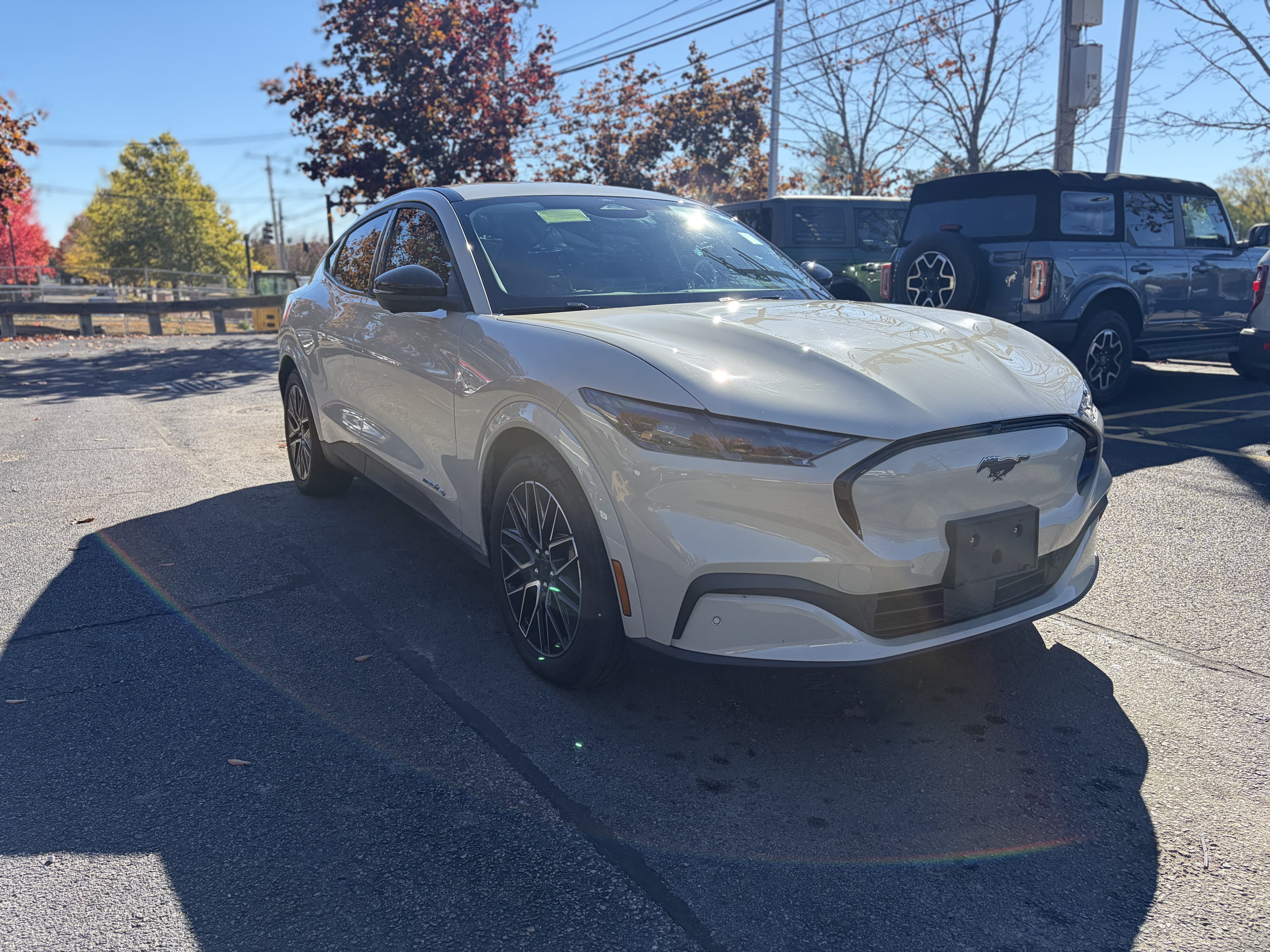 Certified 2025 Ford Mustang Mach-E Premium AWD/4WD image 3
