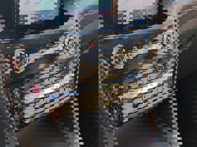 Certified 2021 Ford Explorer Platinum w/ Equipment Group 601A image 23