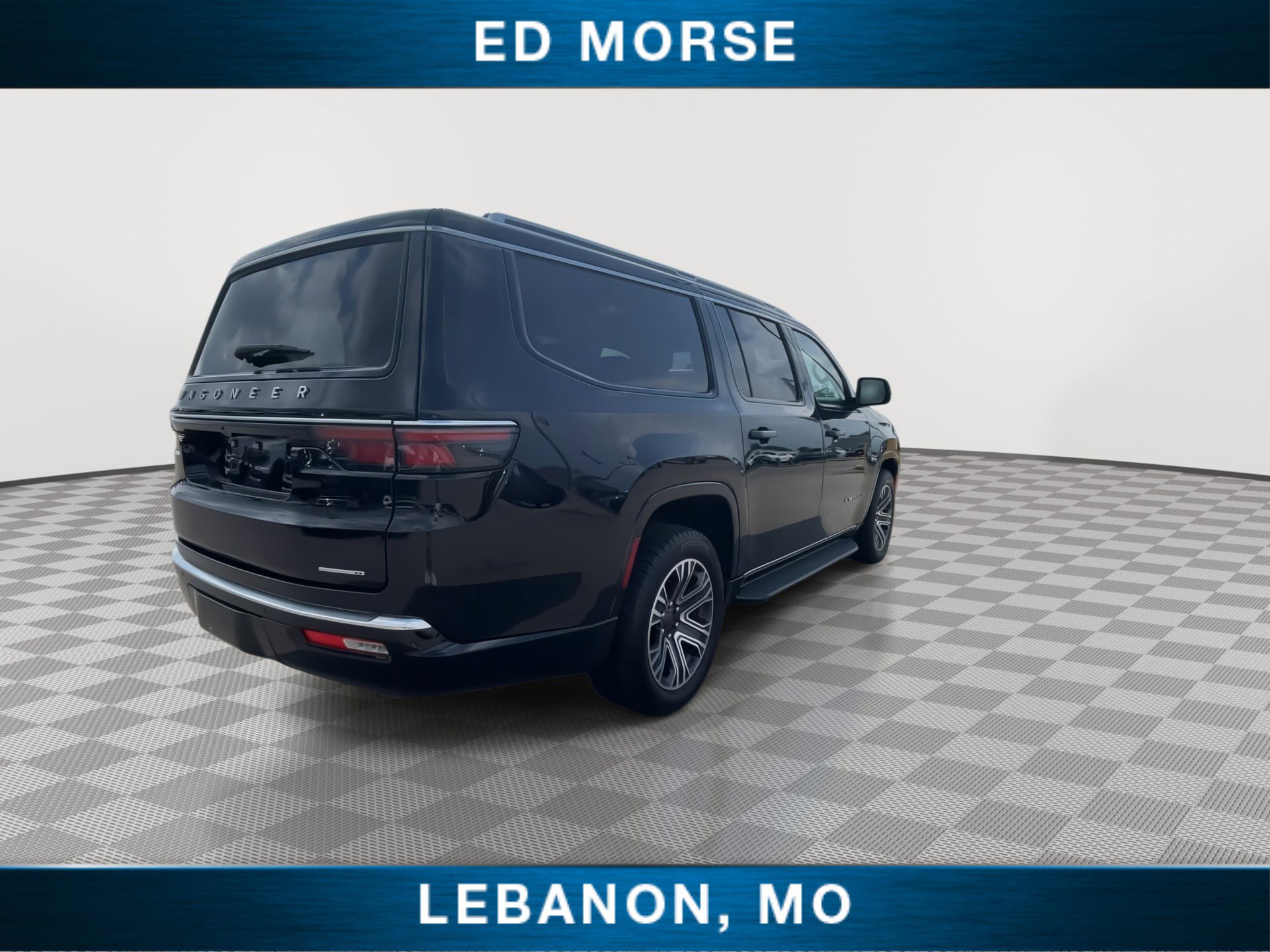 Used 2024 Jeep Wagoneer L Series II AWD/4WD image 7