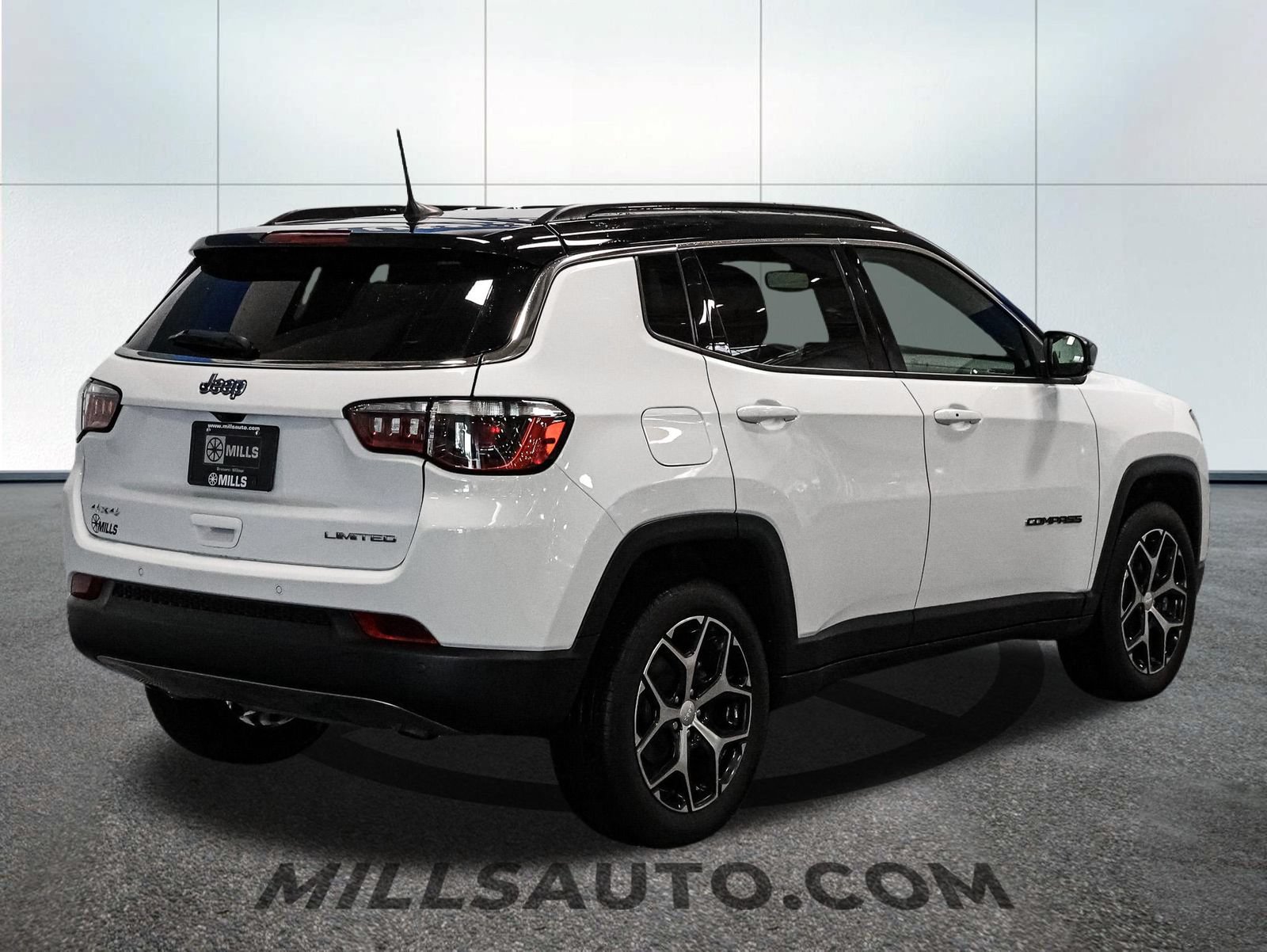 Used 2024 Jeep Compass Limited AWD/4WD image 8