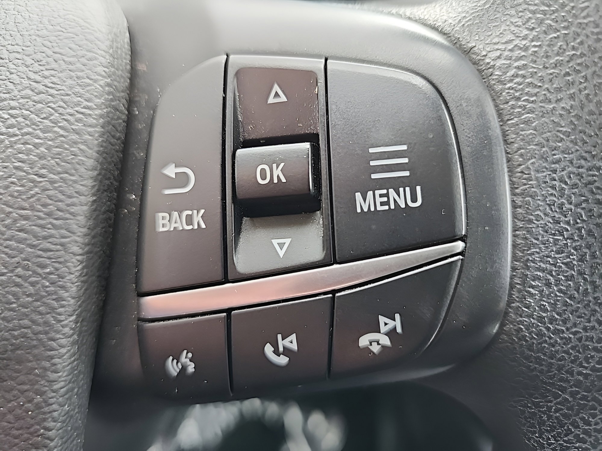 Certified 2020 Ford Escape SE image 19