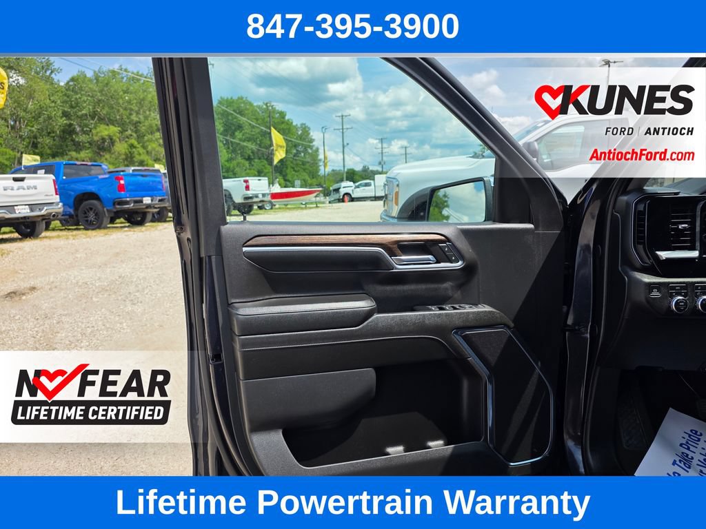 Used 2024 GMC Sierra 1500 SLE w/ Preferred Package AWD/4WD image 18