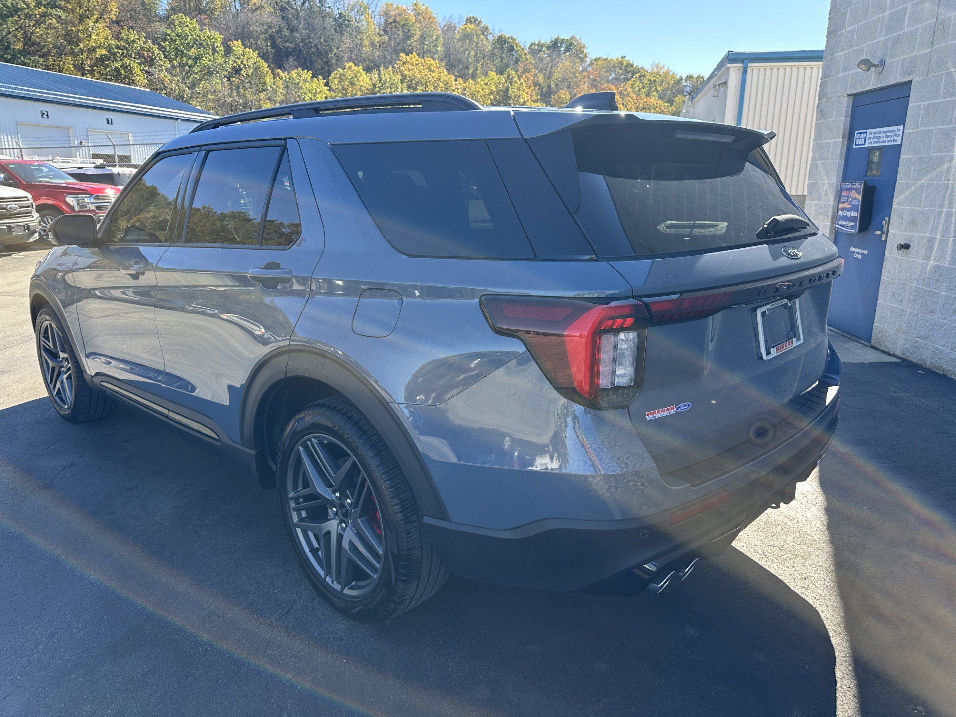 Certified 2025 Ford Explorer ST w/ Sun And Sound Package AWD/4WD image 5