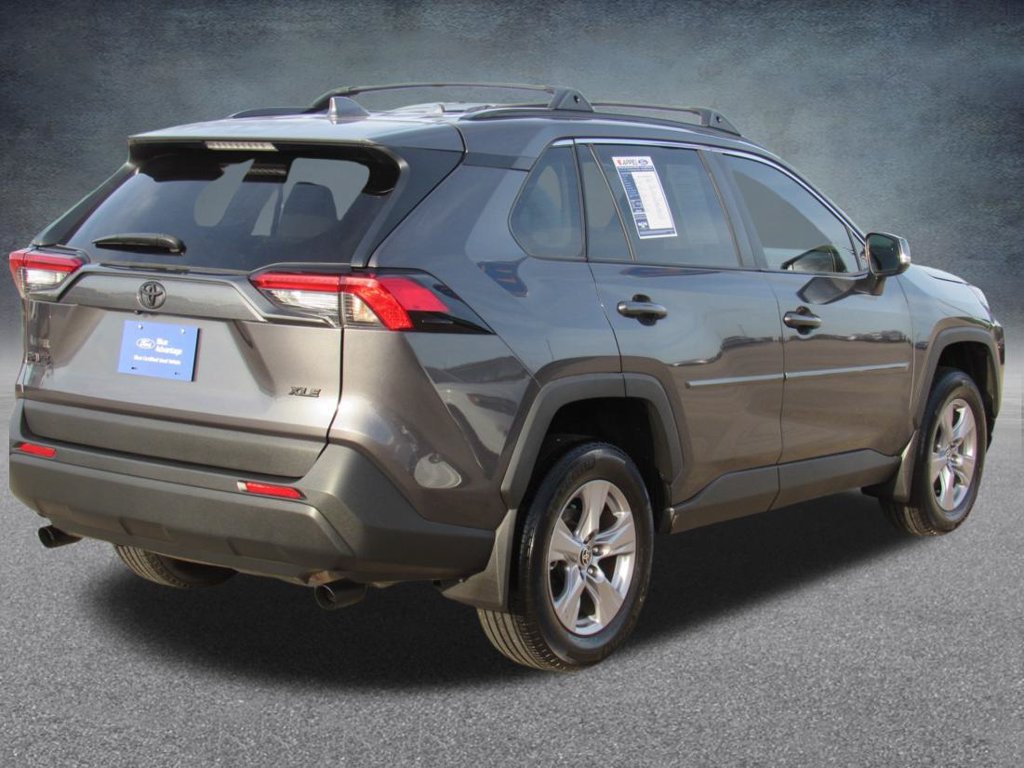 Used 2025 Toyota RAV4 XLE FWD image 7