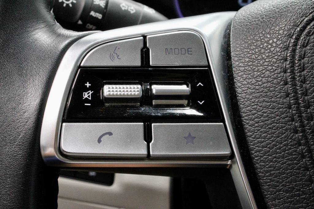 Used 2024 Kia Telluride EX w/ EX Captain's Chair Package FWD image 28