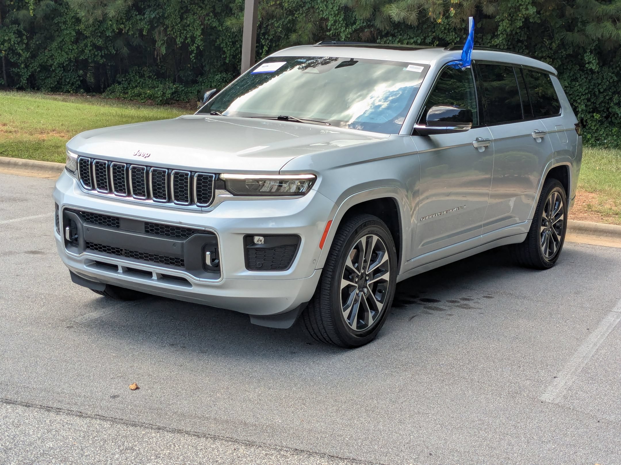 Used 2023 Jeep Grand Cherokee L Overland AWD/4WD image 6