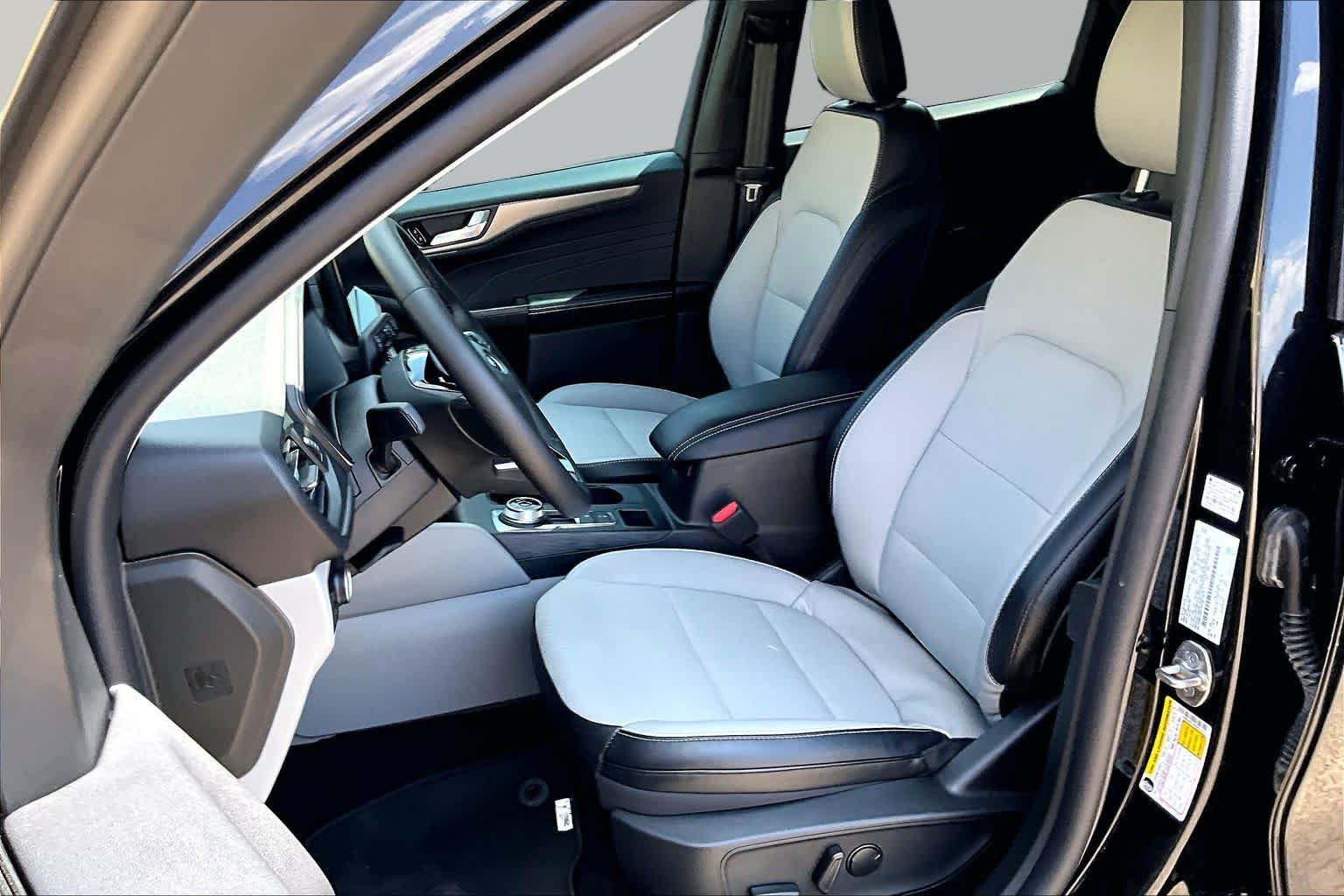 Certified 2025 Ford Escape SE FWD image 15