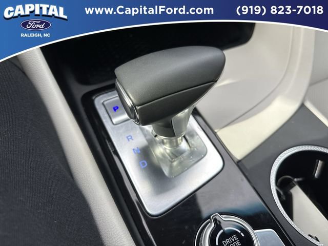 Used 2025 Genesis G70 2.5T image 27