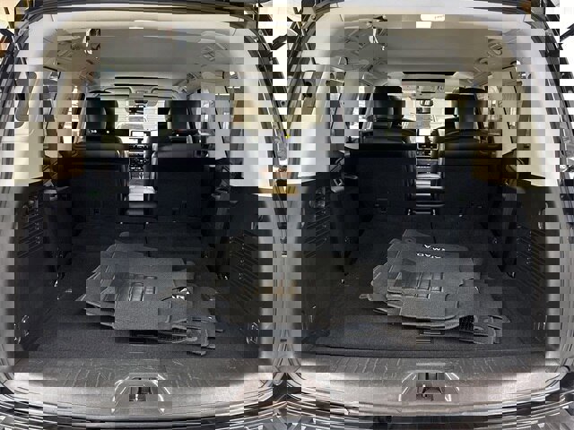 Used 2022 Nissan Armada SL w/ Captain's Chairs Package image 24