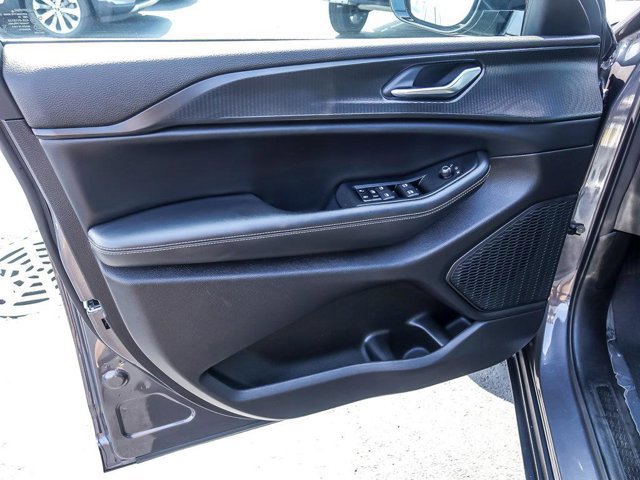 Used 2024 Jeep Grand Cherokee Altitude image 26