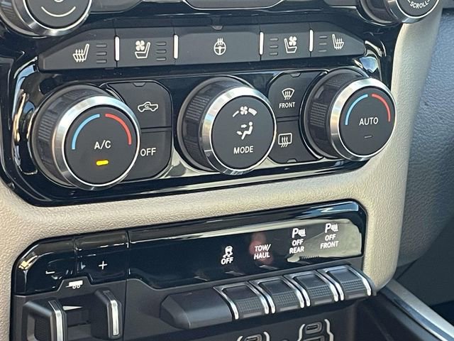 Used 2019 RAM 1500 Laramie AWD/4WD image 32