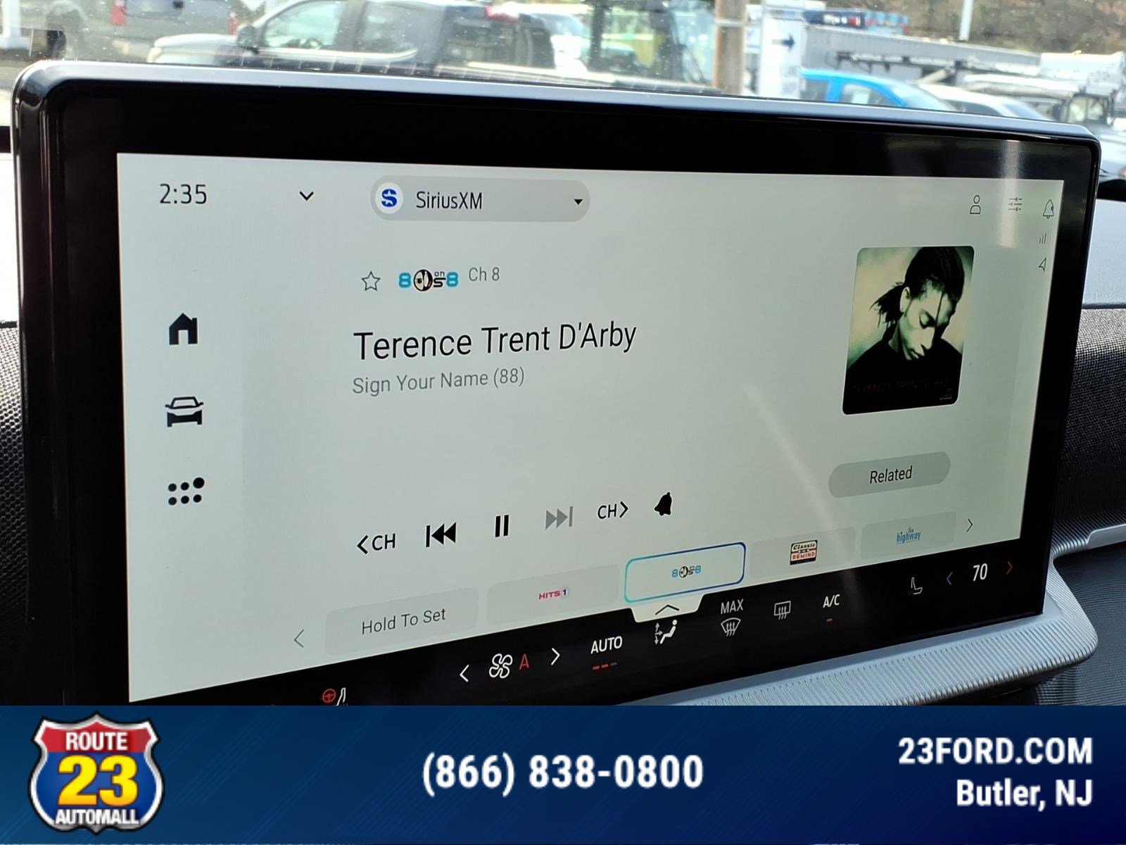 Certified 2025 Ford Explorer ST-Line w/ Premium Package AWD/4WD image 18