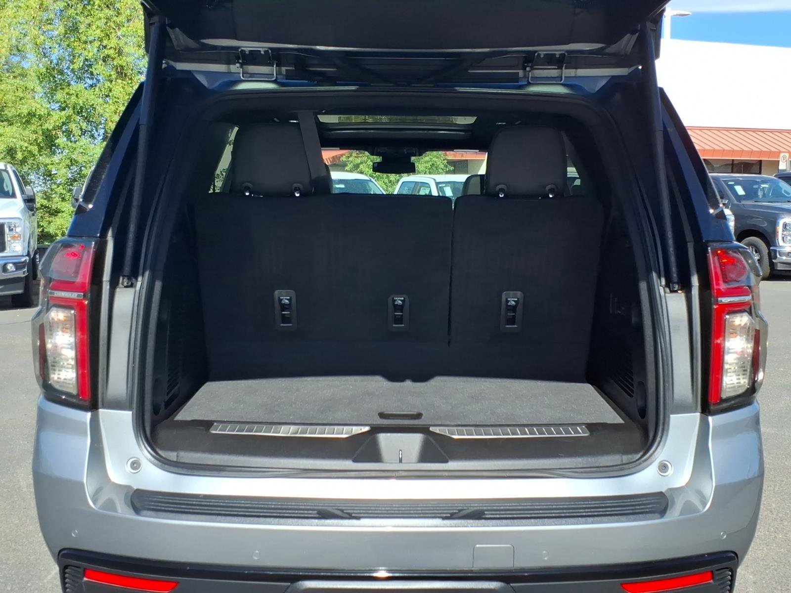 Used 2023 Chevrolet Tahoe Z71 w/ Luxury Package image 10