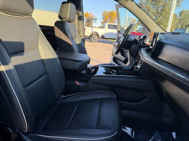 Used 2025 Chevrolet Tahoe Premier AWD/4WD image 44
