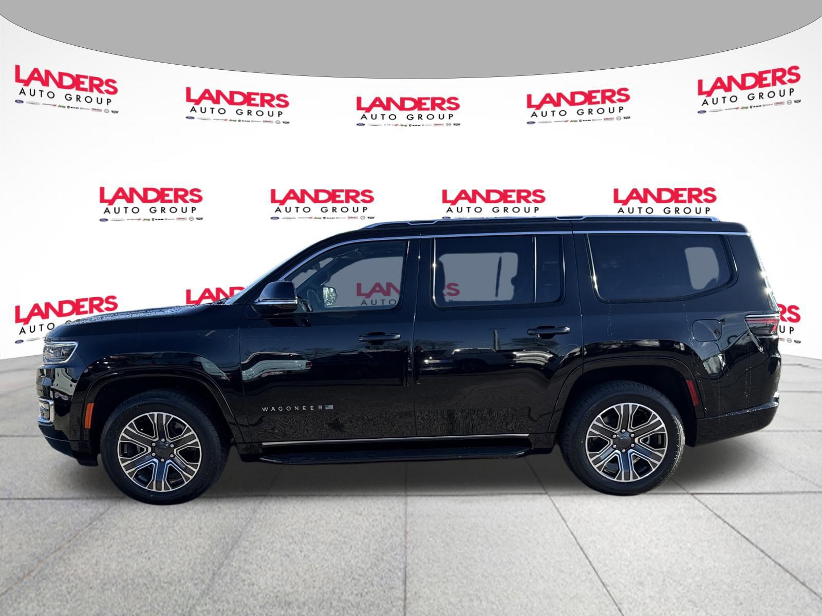 Used 2023 Jeep Wagoneer BASE w/ Premium Group I image 2