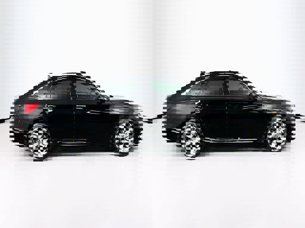 Used 2018 Honda Accord Touring image 26