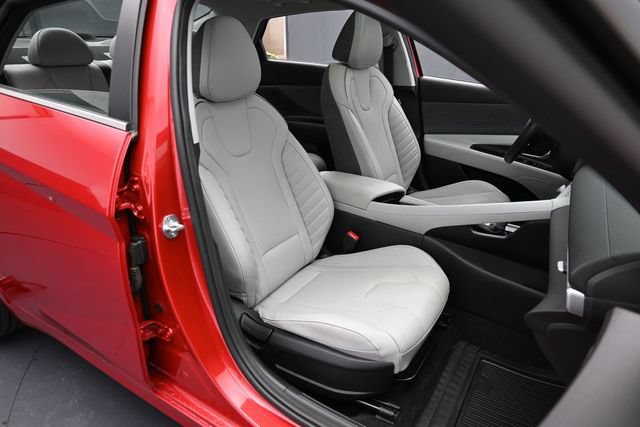 Used 2023 Hyundai Elantra Limited FWD image 28