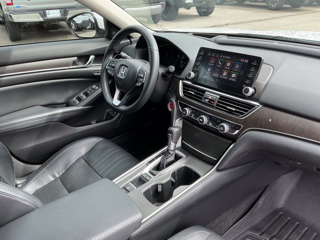 Used 2018 Honda Accord Touring image 13
