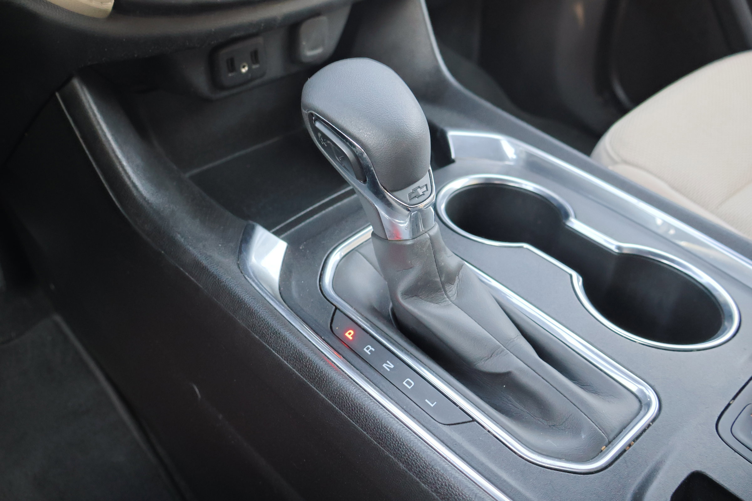 Used 2022 Chevrolet Traverse LS w/ LPO, Cargo Package image 23