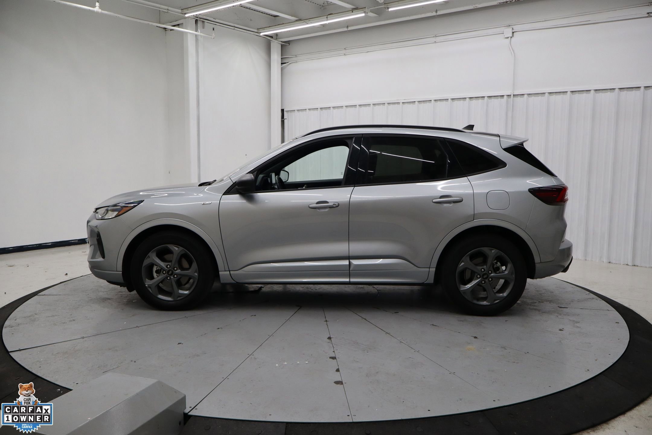 Certified 2024 Ford Escape ST-Line w/ Cold Weather Package image 2