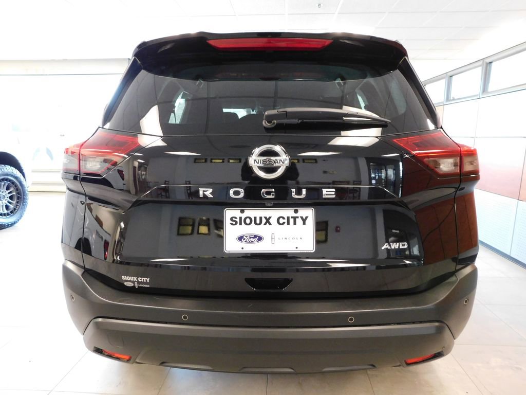 Used 2021 Nissan Rogue S AWD/4WD image 8