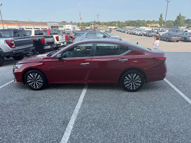 Used 2024 Nissan Altima 2.5 SV AWD/4WD image 5