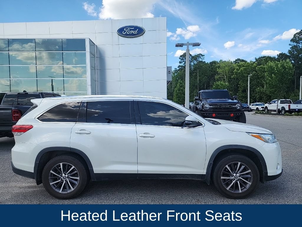 Used 2019 Toyota Highlander XLE AWD/4WD video 2