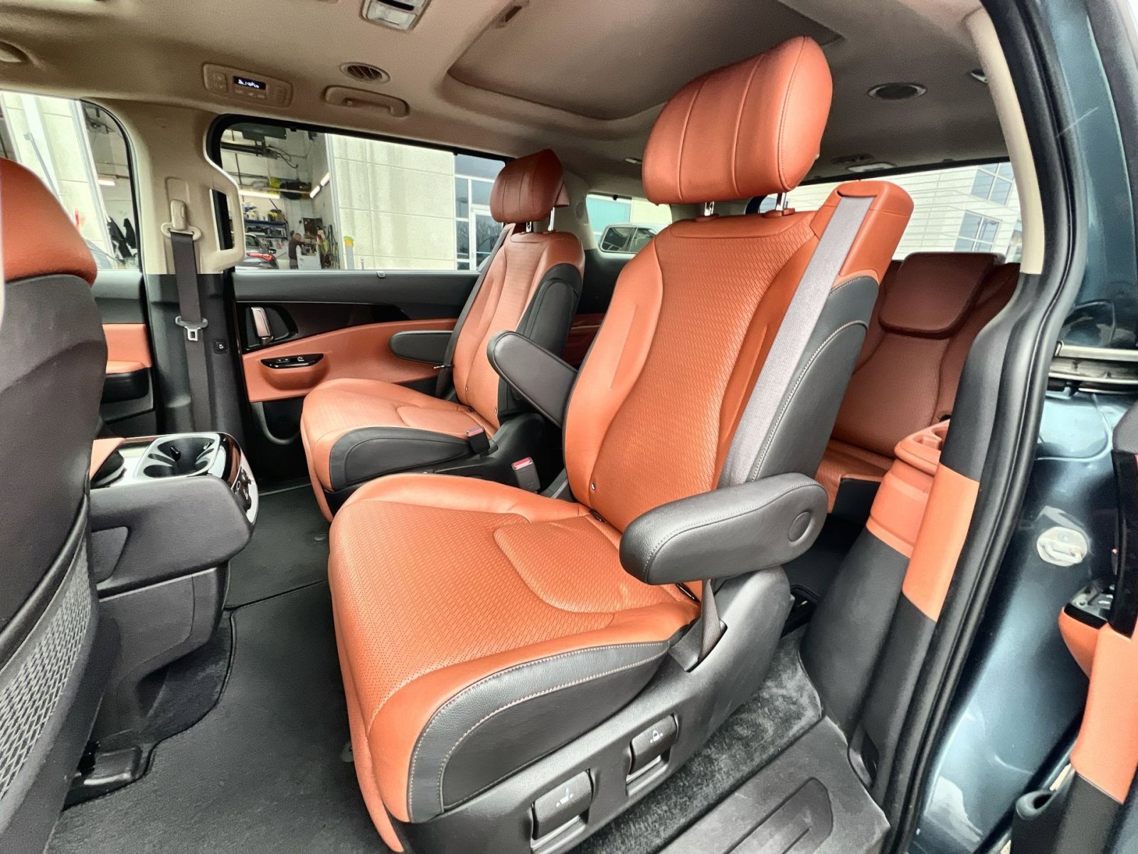 Used 2023 Kia Carnival SX Prestige image 25