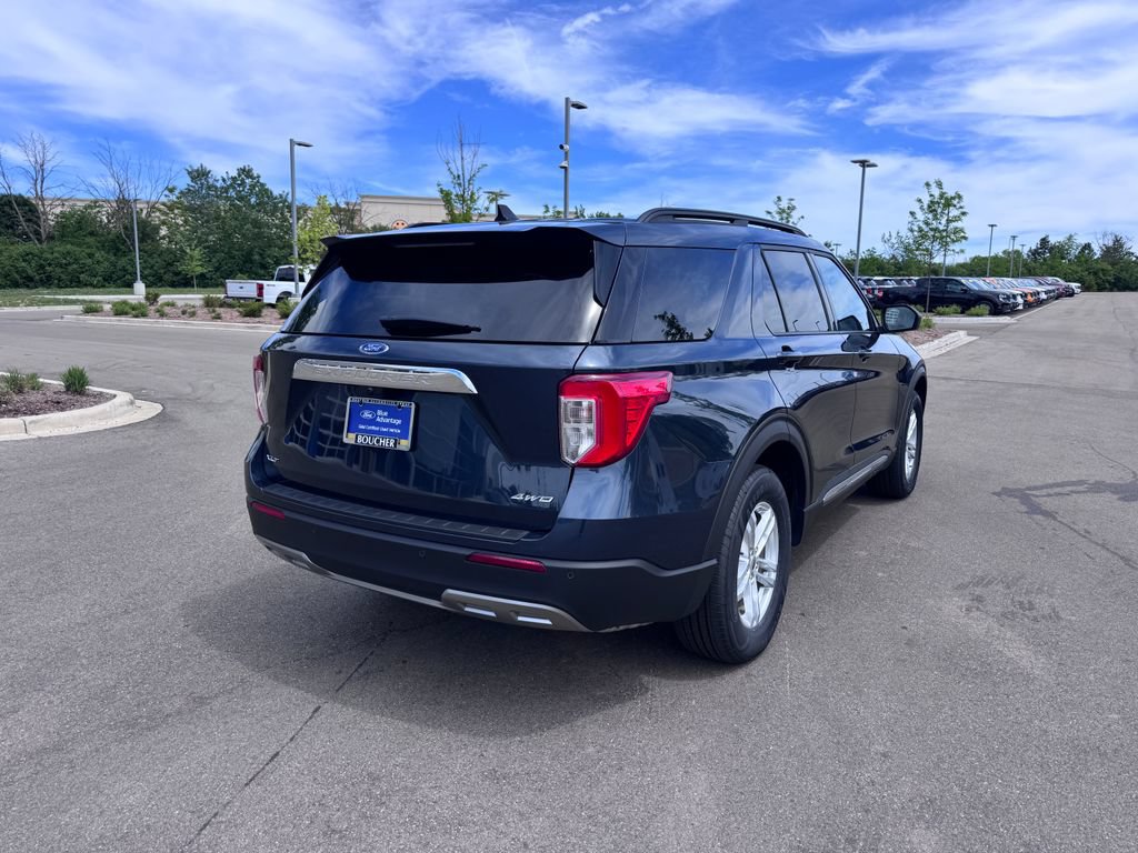 Certified 2024 Ford Explorer XLT w/ Equipment Group 202A AWD/4WD image 4