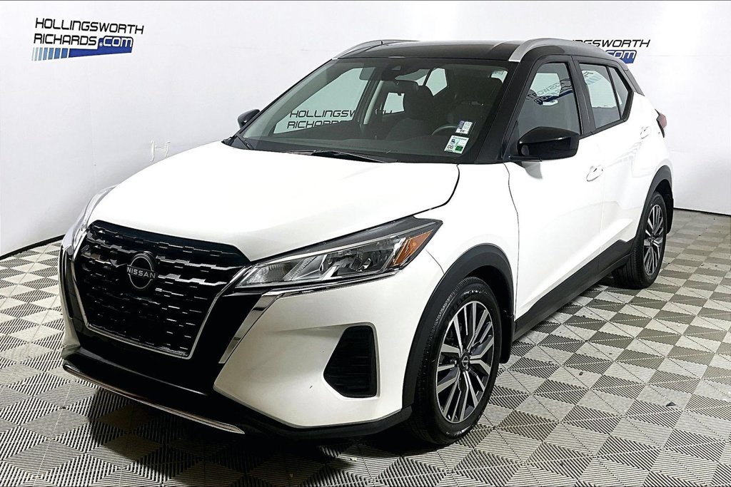 Used 2024 Nissan Kicks SV FWD image 1