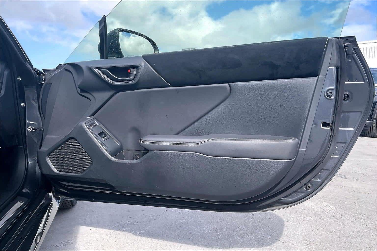 Used 2025 Toyota GR86 Premium w/ Performance Package RWD image 27